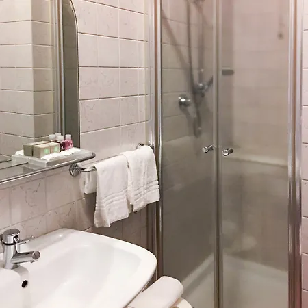 מלון Aquamarina 3*