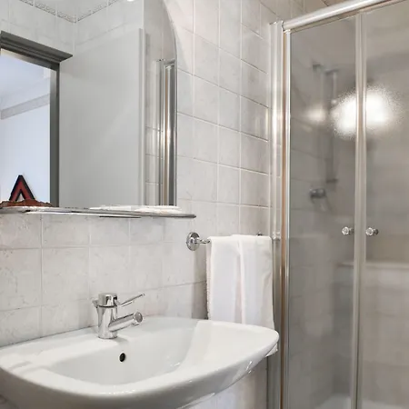 Aquamarina צ'יביטאנובה מארקה